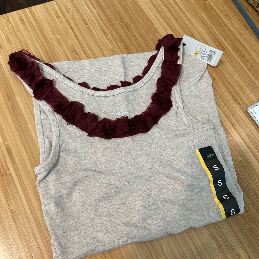 Wild Fable Gray Ruffled Sleeveless Tank Top